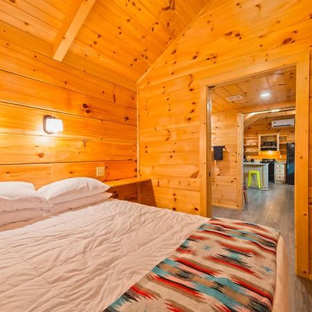 Great Escapes Rv Resort Bryan College Station エクステリア 写真