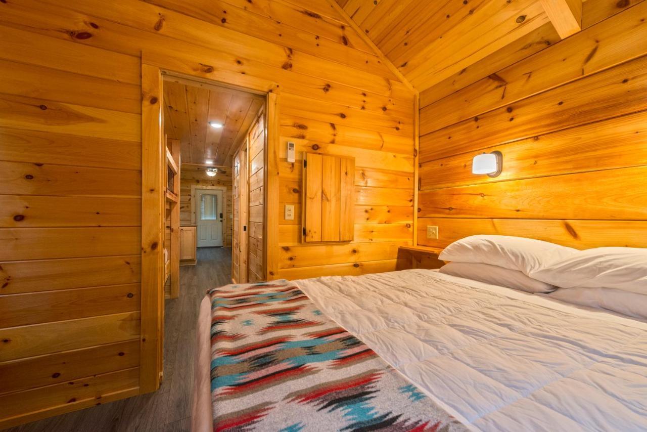 Great Escapes Rv Resort Bryan College Station エクステリア 写真