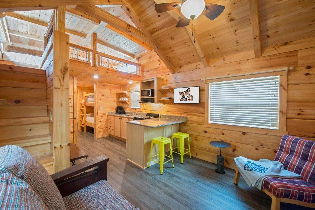 Great Escapes Rv Resort Bryan College Station エクステリア 写真