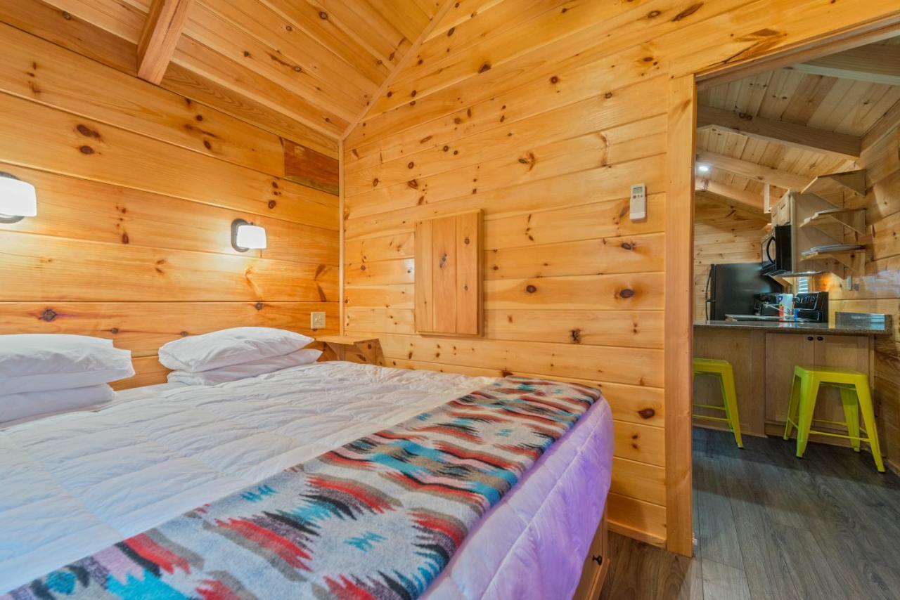 Great Escapes Rv Resort Bryan College Station エクステリア 写真
