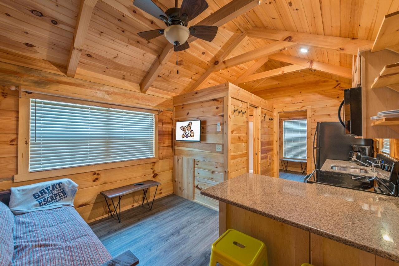 Great Escapes Rv Resort Bryan College Station エクステリア 写真
