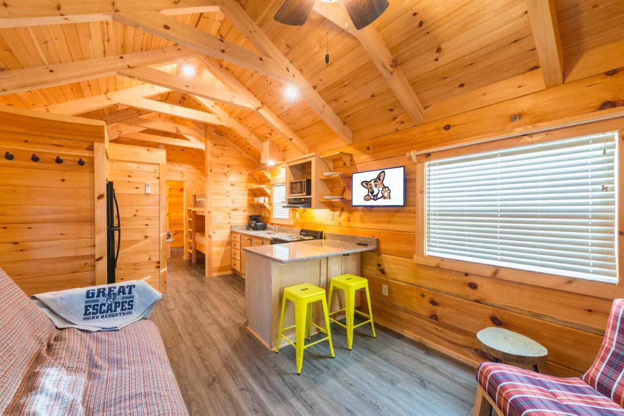 Great Escapes Rv Resort Bryan College Station エクステリア 写真