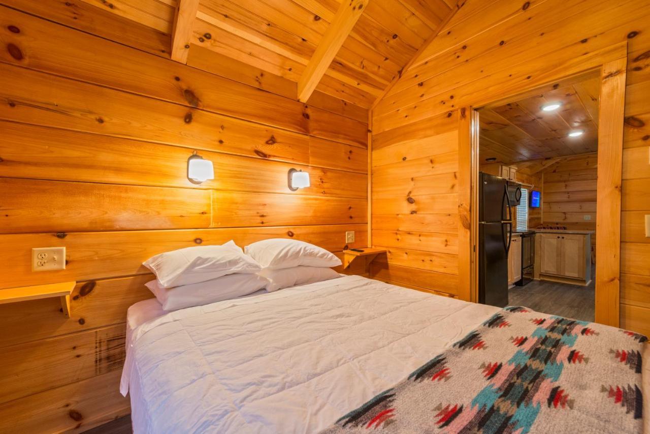 Great Escapes Rv Resort Bryan College Station エクステリア 写真