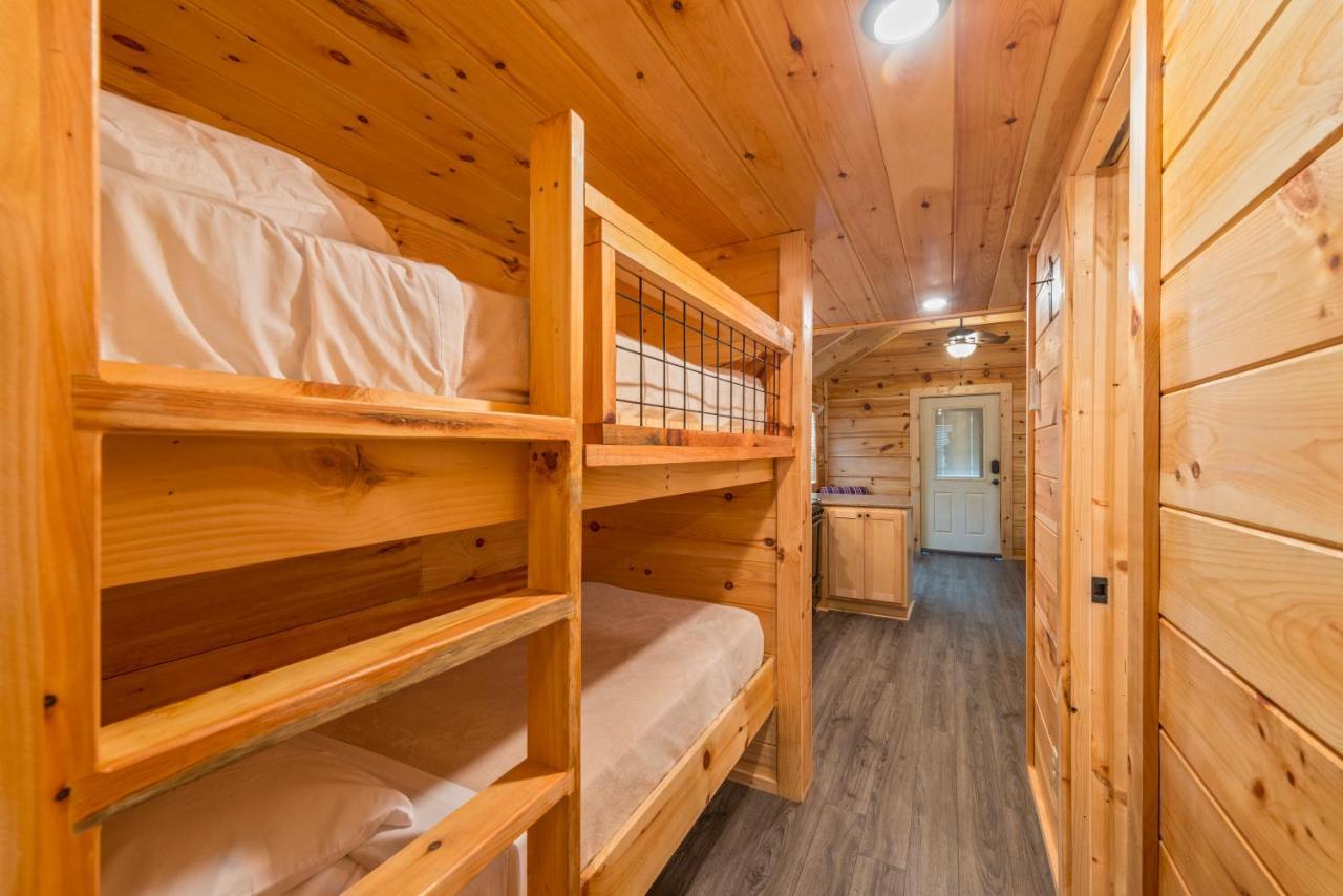 Great Escapes Rv Resort Bryan College Station エクステリア 写真