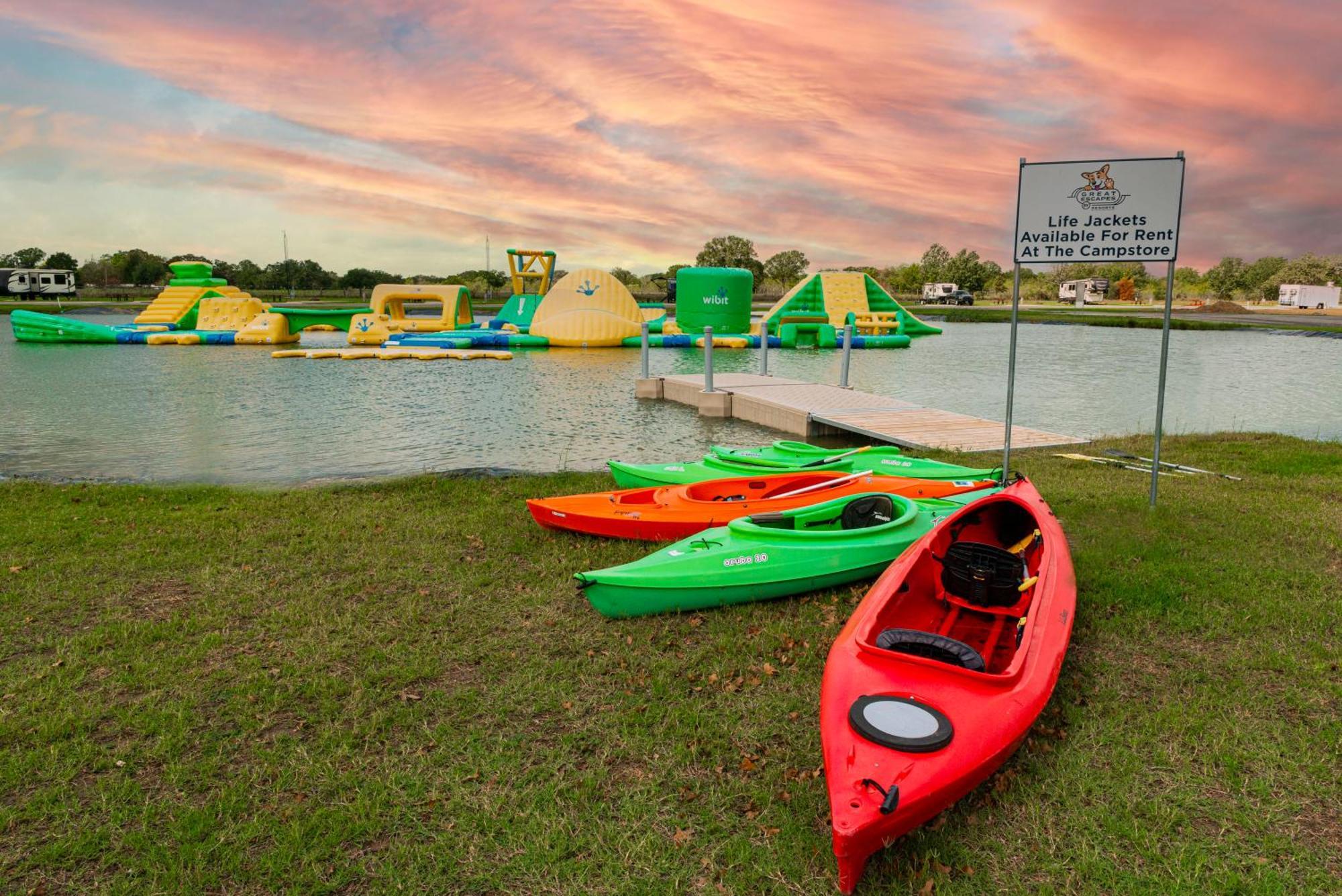 Great Escapes Rv Resort Bryan College Station エクステリア 写真